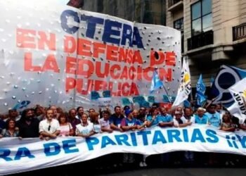 Paro nacional de CTERA: la policía desalojó a los manifestantes y liberó el Congreso
