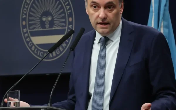 El Gobierno recortó un 60% la planta del Ministerio de Salud