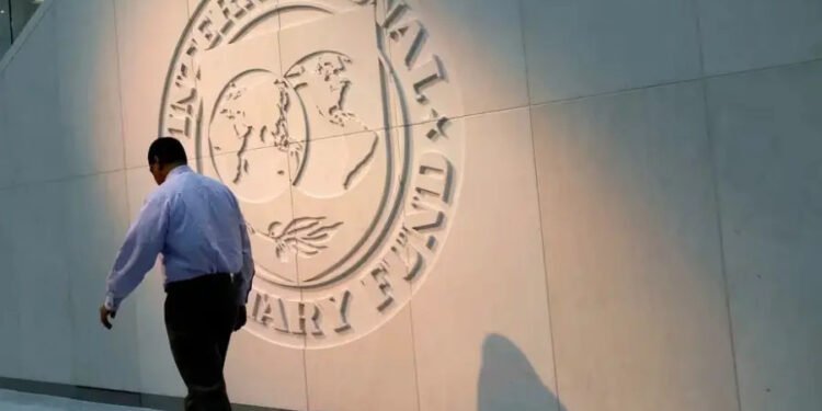 El FMI proyectaba en octubre una inflación de 70% anual y ahora de 150%: qué pasó en el medio para que se duplicara la estimación