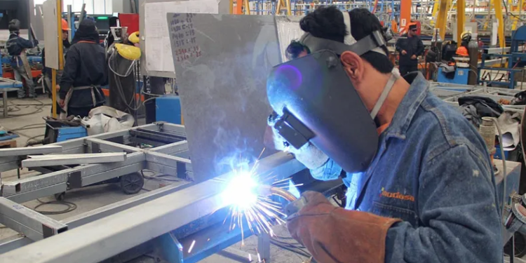 Los datos de actividad de marzo indican que la Argentina entró en recesión técnica