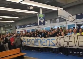 Los gremios aeronáuticos amenazaron con “escrachar” a los senadores que voten la Ley Bases y viajen en Aerolíneas