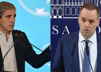 El Gobierno minimizó la suba del dólar blue y cuestionó a quienes reclaman una devaluación