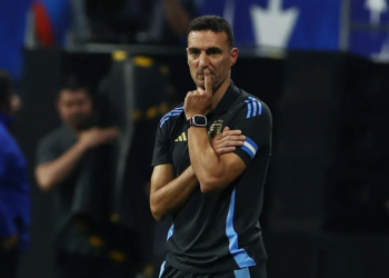 La CONMEBOL sancionó a Scaloni y no dirigirá a la Selección Argentina ante Perú