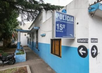 La mentira de un grupo de policías de Rosario para robarle casi 77 mil dólares a una familia en un allanamiento