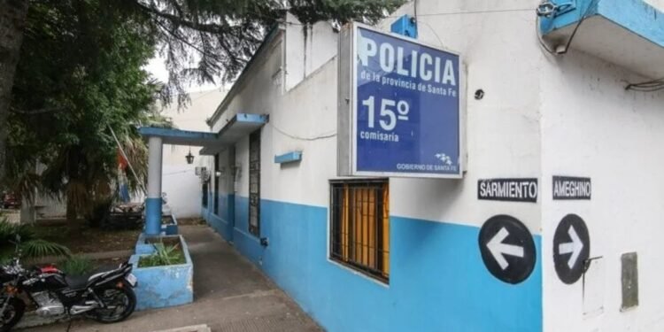 La mentira de un grupo de policías de Rosario para robarle casi 77 mil dólares a una familia en un allanamiento