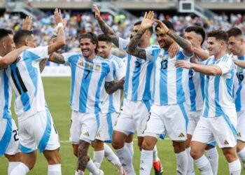 La Selección Argentina le ganó a Ecuador con gol de Di María y un rato de Messi