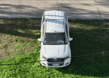 Encontraron un golpe y manchas rojas en la camioneta del principal sospechoso por la desaparición de Loan