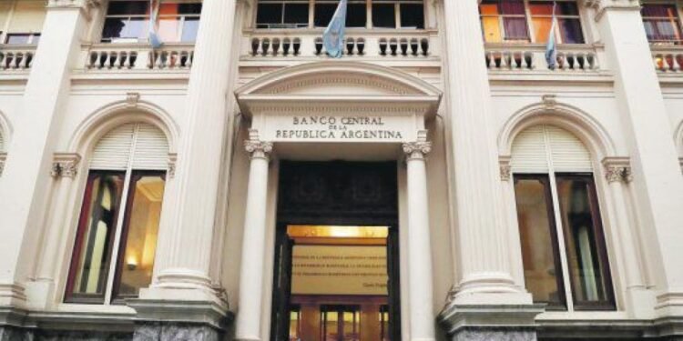 El BCRA bajó una tasa clave: cuál es la estrategia y qué tiene que ver con los puts