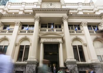 El Gobierno quiere poner en circulación los billetes de $20 mil a fines de octubre