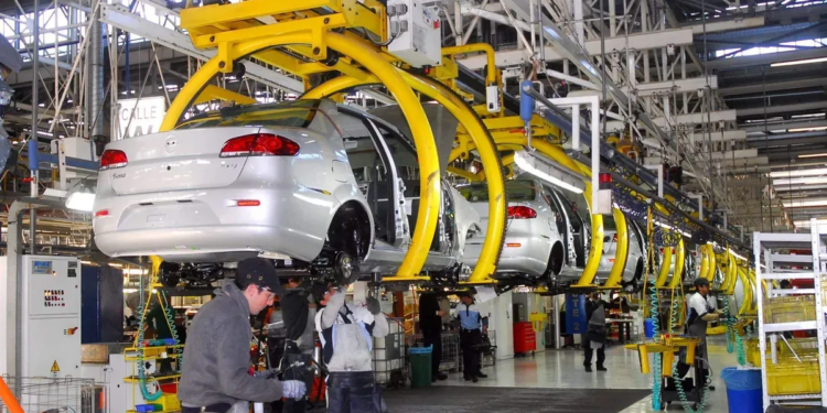 La industria sigue en caída: según la UIA, en mayo la actividad tuvo un retroceso de 14,3%