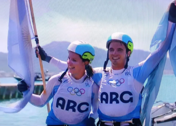 Mateo Majdalani y Eugenia Bosco ganaron la medalla plateada para Argentina en la vela de los Juegos Olímpicos 2024