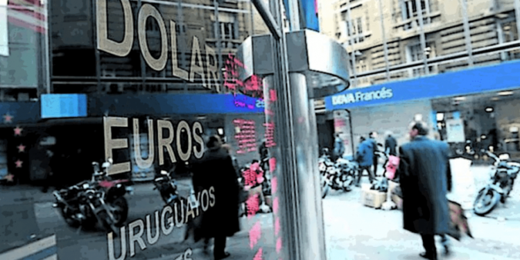 Mercados Hoy: El dólar Blue sigue trepando poco a poco, ya superó los $ 1200