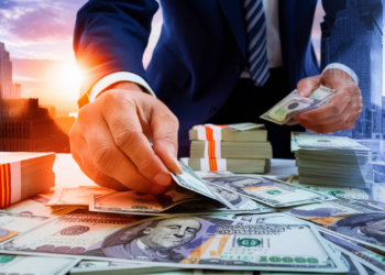 Blanqueo de capitales: Los depósitos han caído en USD 900 millones las empresas están aprovechando la disponibilidad de dólares para reforzar sus fondos a un precio más barato