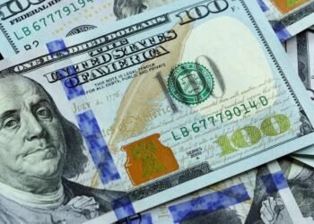 El dólar blue baja $10 y se vende a menos de $1200 por primera vez desde fines de mayo