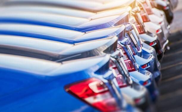 Tres automotrices con alta demanda en el mercado interno harán su jornada laboral el día lunes feriado para recuperar su producción