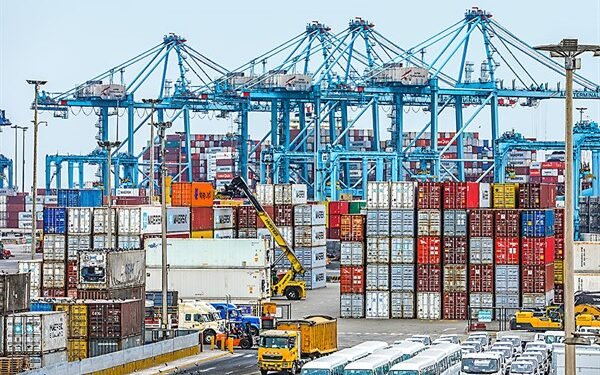 Las estimaciones sobre la balanza comercial de 2024 anticipa un superávit entre los 17.000 millones de dólares y los US$18.800 millones