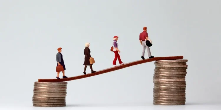 Entre Noviembre de 2023 hasta Octubre de 2024 el salario mínimo real acumula una caída del 28%