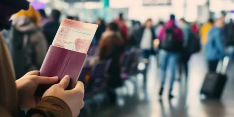 La llegada de turistas cayó 37% en octubre, y se aceleraron los viajes de argentinos al exterior