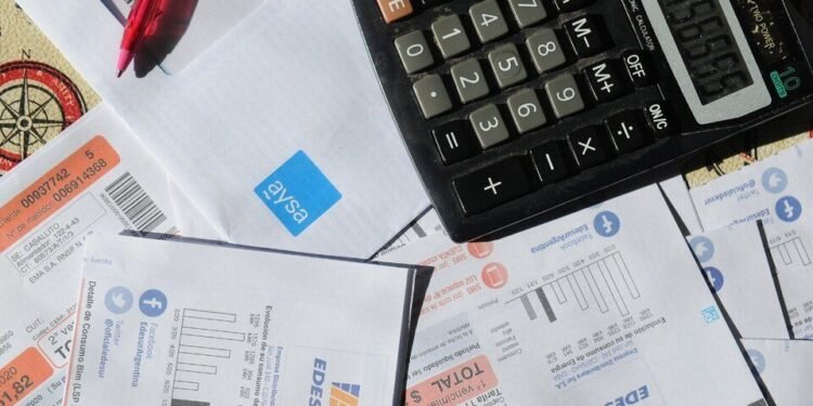 La suba de tarifas impactó en el presupuesto familiar: en un año, el gasto en servicios se quintuplicó