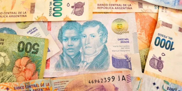 El gobierno de Javier Milei fija el salario mínimo de diciembre y establece incrementos mensuales hasta marzo 2025