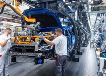 Proyectan un 2025 “favorable” para la industria automotriz a pesar que se desplomó  17,1% en 2024