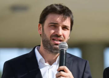 En medio del coqueteo entre el Gobierno y dirigentes del PRO, Luis Caputo recibió a Ignacio Torres