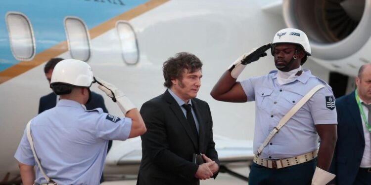 Gestión, extraordinarias y armado político: la agenda local que espera a Javier Milei a su regreso