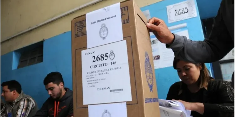 En la primera elección del año, La Libertad Avanza se presenta sin alianzas y se unen la UCR y el PRO