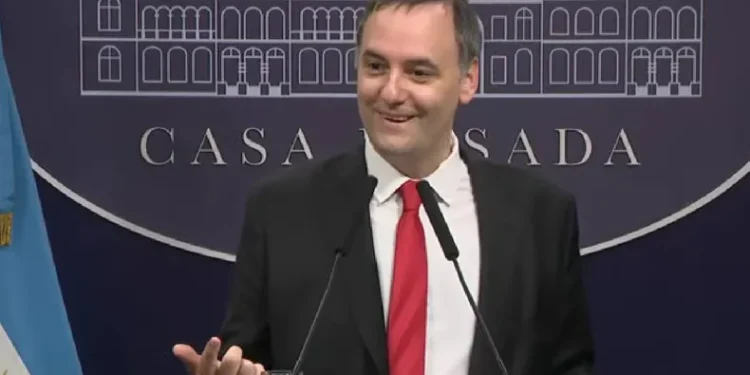 El Gobierno cruzó a Cristina Kirchner: “Hablan del derecho a la prosperidad aquellos que hundieron en la pobreza al 57% de la población”