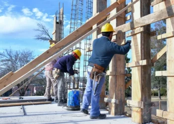 El sector privado perdió 119.000 trabajadores en la era Javier Milei