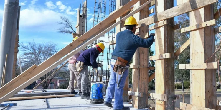 El sector privado perdió 119.000 trabajadores en la era Javier Milei