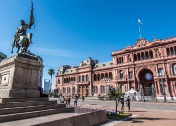 Javier Milei está en Casa Rosada y define su estrategia defensiva por el escándalo cripto