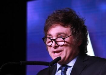 Javier Milei respaldó a su entorno luego de la polémica de la entrevista