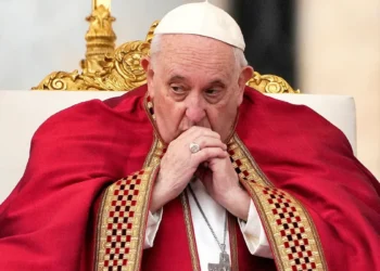 Salud del papa Francisco: pasó bien la noche “y está descansando”, aunque su estado sigue siendo crítico