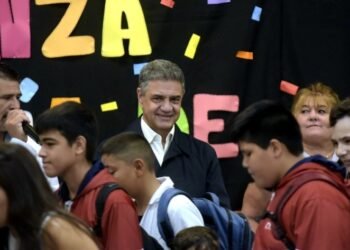 Empezaron las clases en la Ciudad de Buenos Aires: cambios en Lengua y Matemática, obras y más tecnología