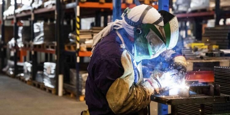 Industria: 6 de cada 10 empresas cree que va a estar mejor en un año, según la UIA