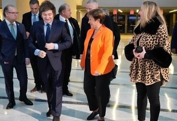 La Libertad Avanza pide convocar a sesión el miércoles para discutir el acuerdo con FMI