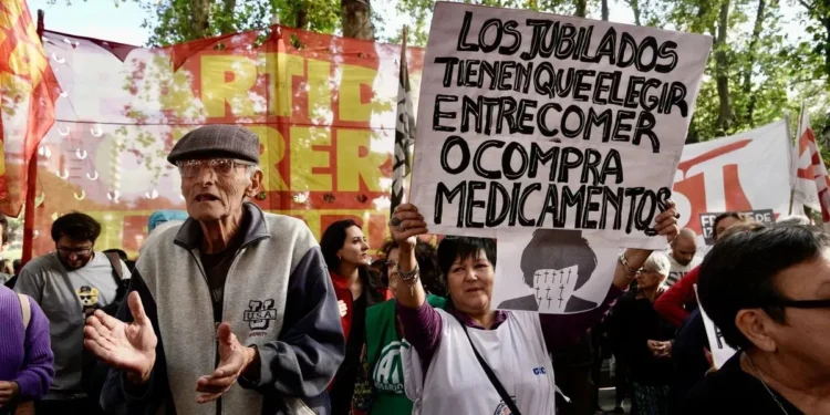 Anticipándose a la marcha de jubilados, la Defensoría del Pueblo presentó un hábeas corpus preventivo buscando “proteger” a los manifestantes