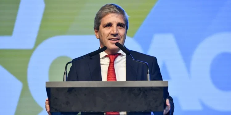 ¿Flotación libre? Luis Caputo puso en dudas el esquema cambiario y el mercado busca cobertura