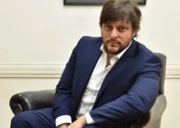 Elecciones porteñas: Santoro inicia campaña con duros ataques al PRO y LLA