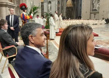 Homenajes porteños: Macri no viaja, delega