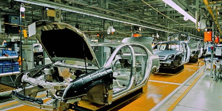 El primer movimiento tras el cepo: automotriz aumenta precios y marca tendencia