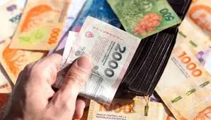 El Gobierno convocó al Consejo que debe definir un aumento del salario mínimo 