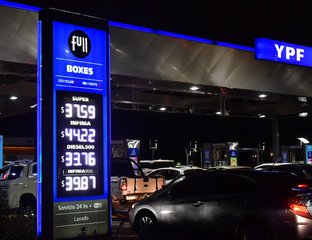 Precios del petróleo en picada: impacto en naftas