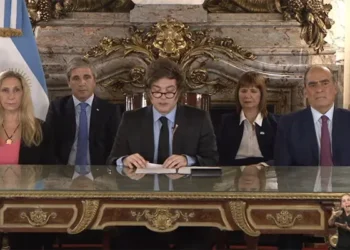 Reunión de Milei y Gabinete por el paro de colectivos