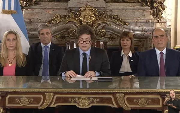 Reunión de Milei y Gabinete por el paro de colectivos