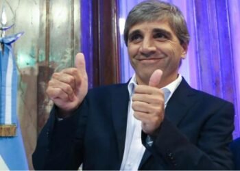 Superávit fiscal de $845 mil millones en abril