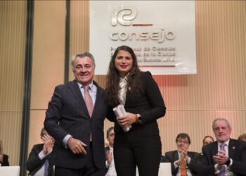 Diez asume presidencia en Ciencias Económicas