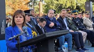 Bullrich quiere FBI argentino en redes.