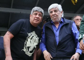 Camioneros pactan aumento y suma fija.